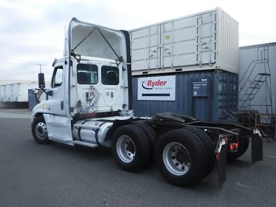 Used 2018 Freightliner Cascadia - photo 1