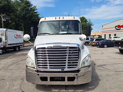 Used 2018 Freightliner Cascadia Detroit Diesel DD15 Semi Truck for sale #684849 - photo 2