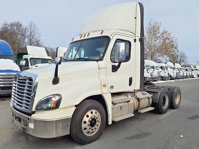 Used 2018 Freightliner Cascadia - photo 1