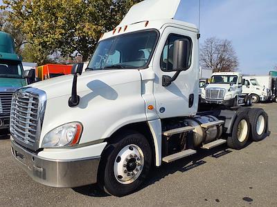 Used 2017 Freightliner Cascadia Detroit DD13 Semi Truck for sale #744736 - photo 1
