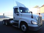 Used 2017 Freightliner Cascadia Detroit DD13 Semi Truck for sale #744903 - photo 4