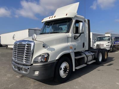 Used 2018 Freightliner Cascadia - photo 1