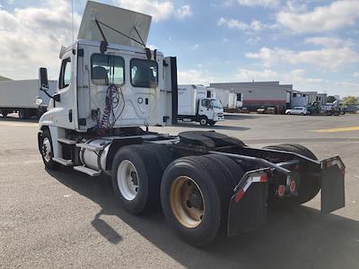 Used 2018 Freightliner Cascadia - photo 1