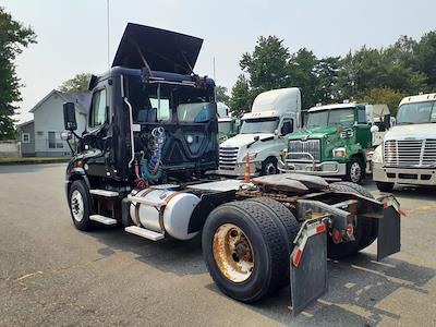 Used 2018 Freightliner Cascadia Detroit DD13 Semi Truck for sale #769438 - photo 2