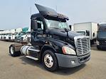 Used 2018 Freightliner Cascadia Detroit DD13 Semi Truck for sale #769438 - photo 4