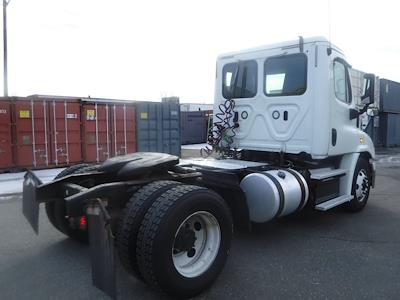 Used 2018 Freightliner Cascadia Detroit DD13 Semi Truck for sale #772584 - photo 2
