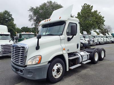 Used 2018 Freightliner Cascadia Detroit DD13 Semi Truck for sale #778159 - photo 1