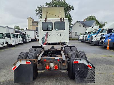 Used 2018 Freightliner Cascadia Detroit DD13 Semi Truck for sale #778159 - photo 2
