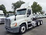 Used 2018 Freightliner Cascadia Detroit DD13 Semi Truck for sale #778159 - photo 1