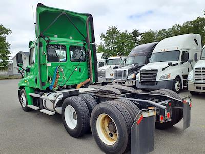 Used 2019 Freightliner Cascadia - photo 1