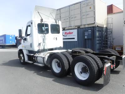 Used 2018 Freightliner Cascadia Detroit DD13 Semi Truck for sale #803016 - photo 2