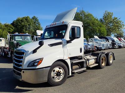 Used 2019 Freightliner Cascadia - photo 1
