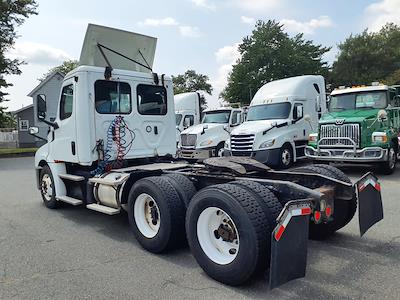 Used 2019 Freightliner Cascadia Detroit DD13 Semi Truck for sale #812913 - photo 2