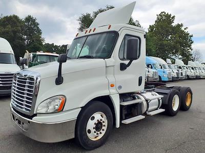 Used 2018 Freightliner Cascadia Detroit DD13 Semi Truck for sale #814892 - photo 1