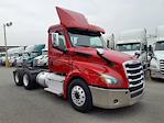 Used 2019 Freightliner Cascadia Detroit DD13 Semi Truck for sale #821503 - photo 4