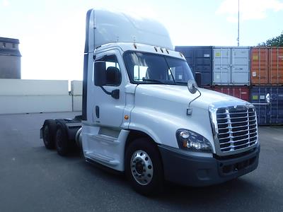 Used 2019 Freightliner Cascadia Detroit Diesel DD15 Semi Truck for sale #823563 - photo 1