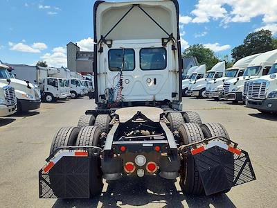 Used 2019 Freightliner Cascadia - photo 1