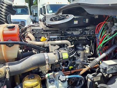 Used 2019 Freightliner Cascadia - photo 1