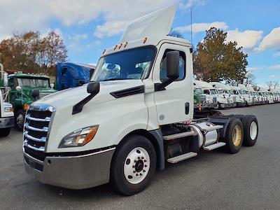 Used 2019 Freightliner Cascadia - photo 1