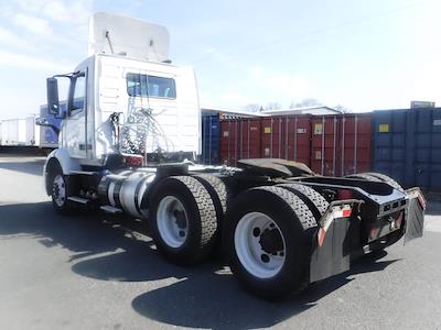 Used 2019 Volvo VNR Volvo D13 Semi Truck for sale #828090 - photo 2