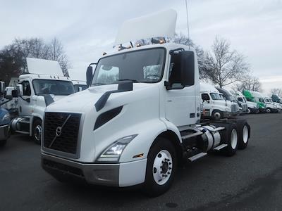 Used 2019 Volvo VNR Volvo D13 Semi Truck for sale #828226 - photo 1