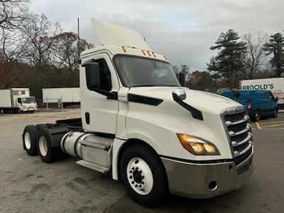 Used 2019 Freightliner Cascadia - photo 1