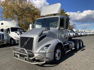 Used 2019 Volvo VNR Volvo D13 Semi Truck for sale #868571 - photo 1