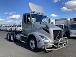 Used 2019 Volvo VNR Volvo D13 Semi Truck for sale #868571 - photo 4