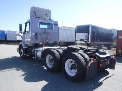 Used 2019 Volvo VNR Volvo D13 Semi Truck for sale #868572 - photo 2
