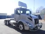 Used 2019 Volvo VNR Volvo D13 Semi Truck for sale #868575 - photo 4