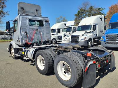Used 2019 Volvo VNR Volvo D13 Semi Truck for sale #868576 - photo 2