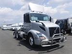 Used 2019 Volvo VNR Volvo D13 Semi Truck for sale #868580 - photo 4