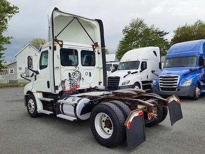 Used 2019 Freightliner Cascadia Detroit Diesel DD15 Semi Truck for sale #870385 - photo 2