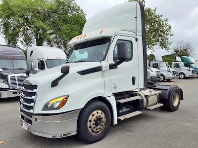 Used 2019 Freightliner Cascadia - photo 1