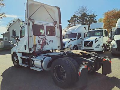 Used 2019 Freightliner Cascadia Detroit Diesel DD15 Semi Truck for sale #870391 - photo 2