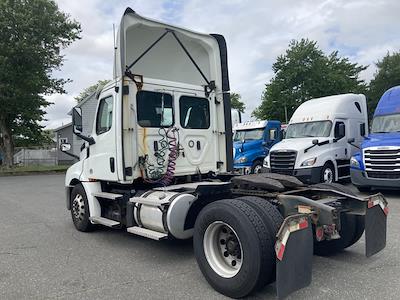 Used 2019 Freightliner Cascadia Detroit Diesel DD15 Semi Truck for sale #870394 - photo 2