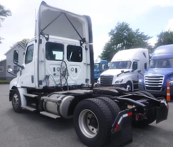 Used 2019 Freightliner Cascadia - photo 1