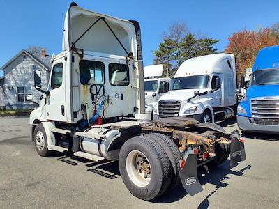 Used 2019 Freightliner Cascadia Detroit Diesel DD15 Semi Truck for sale #870436 - photo 2