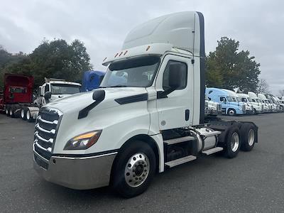 Used 2019 Freightliner Cascadia - photo 1