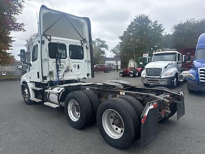 Used 2019 Freightliner Cascadia - photo 1