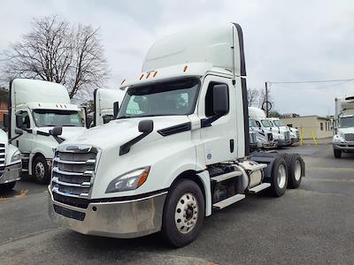 Used 2019 Freightliner Cascadia - photo 1