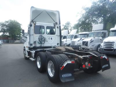 Used 2019 Freightliner Cascadia Detroit Diesel DD15 Semi Truck for sale #870445 - photo 2