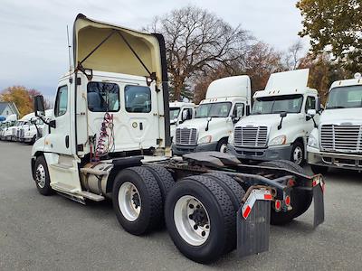 Used 2019 Freightliner Cascadia Cummins X15 Semi Truck for sale #873711 - photo 2