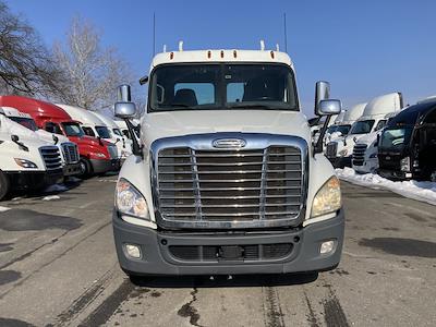 Used 2019 Freightliner Cascadia - photo 1