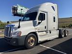 Used 2020 Freightliner Cascadia Detroit Diesel DD15 Semi Truck with Sleeper Cab for sale #875551 - photo 1