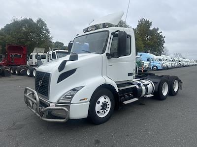 Used 2019 Volvo VNR Volvo D13 Semi Truck for sale #880569 - photo 1