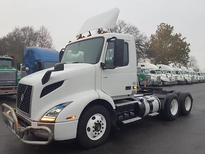 Used 2019 Volvo VNR Volvo D13 Semi Truck for sale #880572 - photo 1