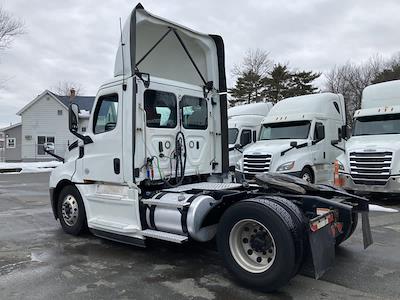 Used 2020 Freightliner Cascadia - photo 1