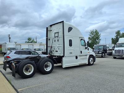 Used 2019 Freightliner Cascadia Detroit Diesel DD15 Semi Truck with Sleeper Cab for sale #261989 - photo 2