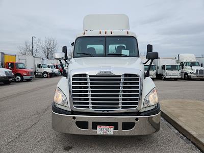 Used 2014 Freightliner Cascadia Cummins ISX Semi Truck for sale #554180 - photo 2